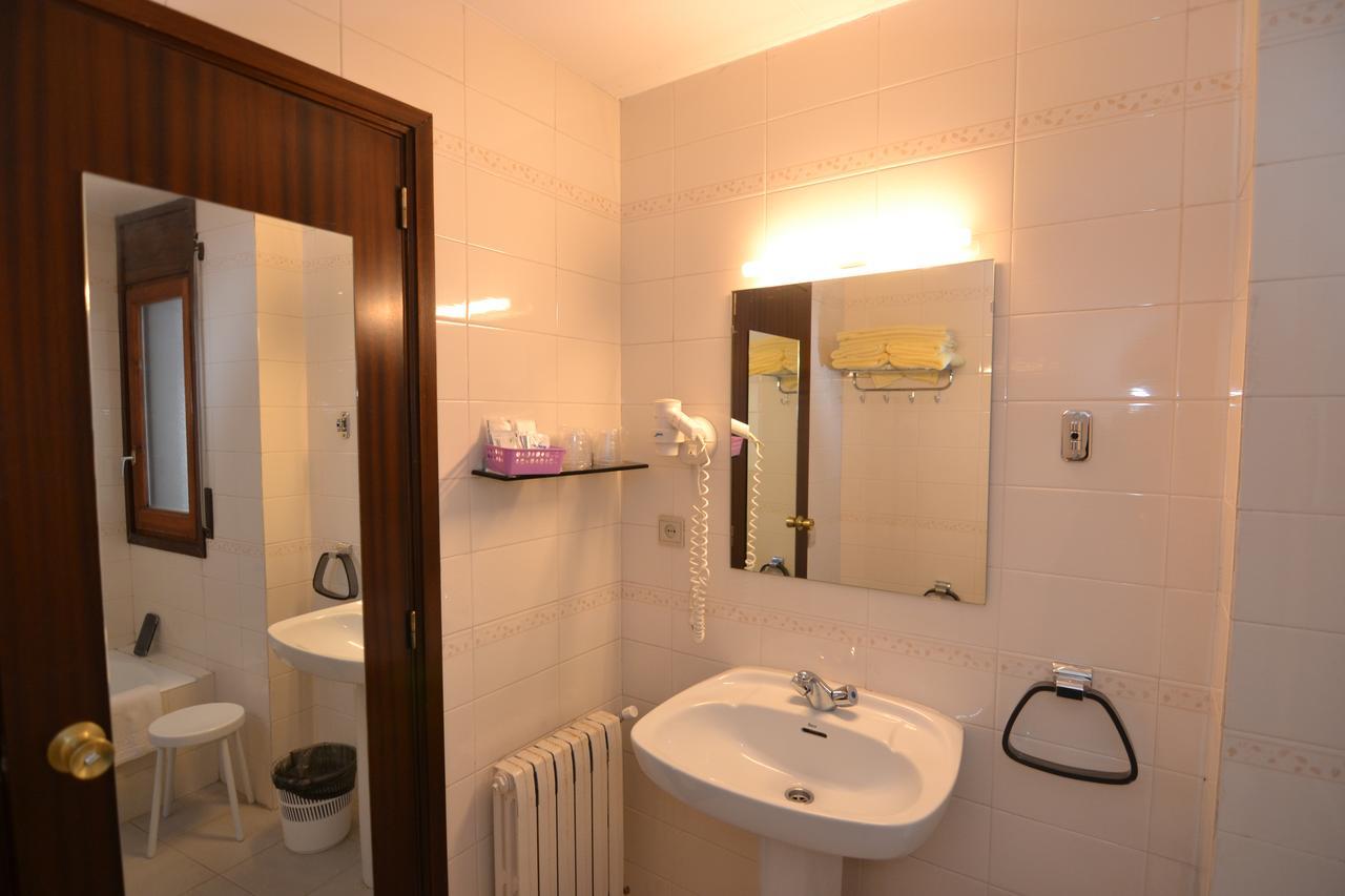Apartamentos Turisticos Poblado Арінсаль Екстер'єр фото