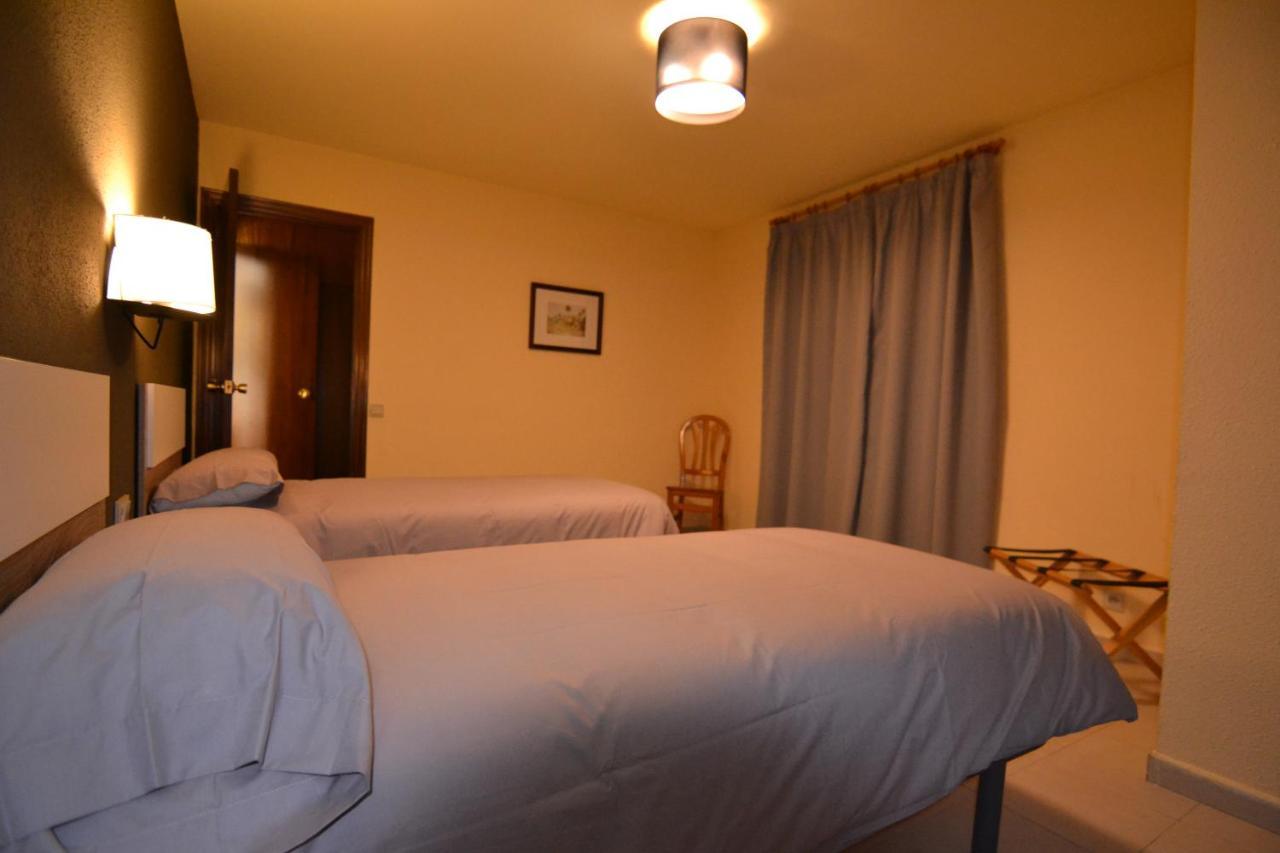 Apartamentos Turisticos Poblado Арінсаль Екстер'єр фото