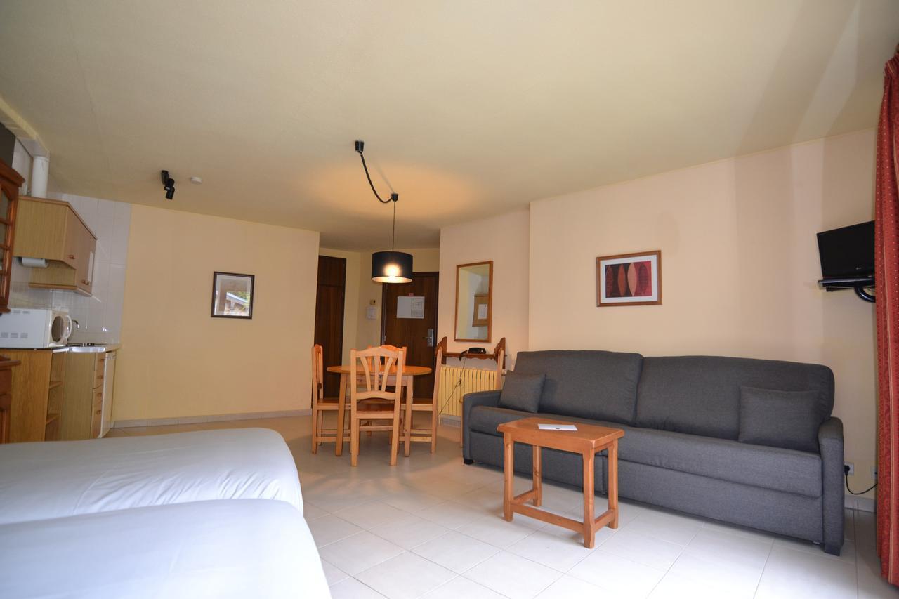 Apartamentos Turisticos Poblado Арінсаль Екстер'єр фото